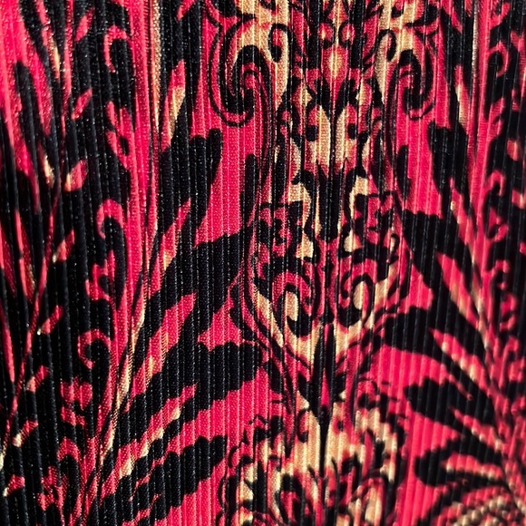 Tash+Sophie Pleated Dress - Picture 2 of 9